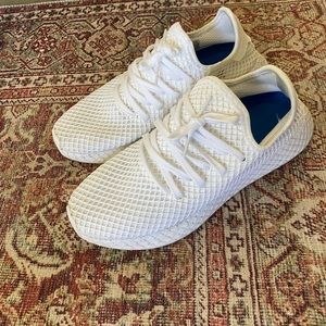 Men’s Adidas Deerupt Triple White Size 9